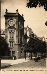 Paris 7e-Ministére de la Guerre et le Boulevard Saint-Germain à Paris 7e