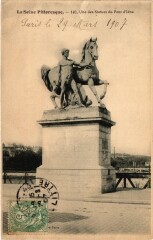 Paris 7e-Une des Statues du Pont d'Iéna à Paris 7e