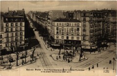 Carte postale ancienne Vue panoramique de la Rue des Pyrénées, de l'Avenue Gambetta et de la Place
                                                                     à Paris 20e
                                