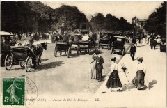 Avenue du Bois de Boulogne à Paris 16e