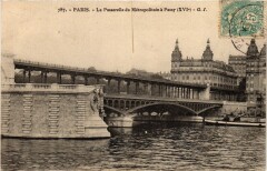 La Passerelle du Métropolitain à Passy à Paris 15e
