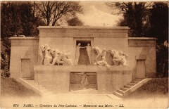 Carte postale ancienne Cimetière du Père-Lachaise - Monument aux Morts
                                                                     à Paris 20e
                                