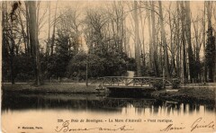 Carte postale ancienne Bois de Boulogne - Mare d'Auteuil, Pont rustique
                                                                     à Paris 16e
                                