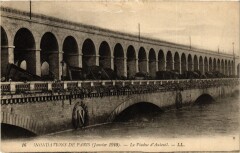 Carte postale ancienne Inondations de Paris - Le Viaduc d'Auteuil
                                                                     à Paris 16e
                                