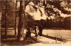 Au bois de Boulogne - les bords du lac inférieur à Paris 16e
