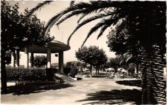 Sainte-Maxime - Les jardins et le kiosque à Sainte-Maxime