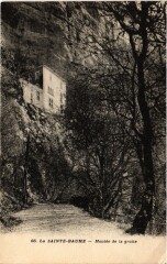 La Sainte-Baume - Montee de la grotte