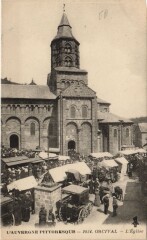 Orcival L'Eglise à Orcival