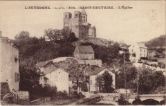 Saint-Nectaire L'Eglise à Saint-Nectaire
