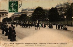 Avenue du Bois de Boulogne - Départ du Président de Ia République aux Courses de Longchamp à Paris 16e