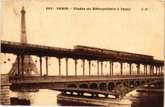 Carte postale ancienne Viaduc du Métropolitain à Passy
                                                                     à Paris 16e
                                