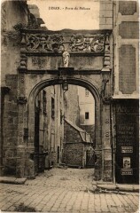 Bretagne Cote d'Amor Dinan Porte du Pélican à Dinan