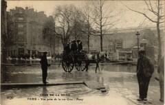 Carte postale ancienne Crue de la Seine - Vue prise de la rue Gros - Passy
                                                                     à Paris 16e
                                