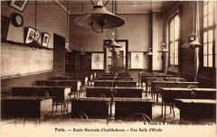 Ecole Normale d'Instituteurs - Une Salle d'Etude à Paris 16e