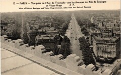 Vue prise de l'Arc de Triomphe vers les Avenues du Bois de Boulogne et Victor Hugo à Paris 16e