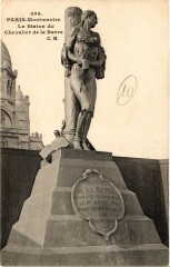 Montmartre - La Statue du Chevalier de la Barr à Paris 18e