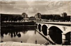 Palais de Chaillot et le Pont d'Iéna à Paris 7e
