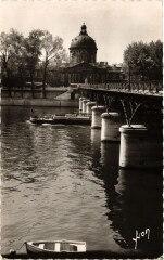 Paris 6e Paris-L'Institut de France et le Pont des Arts à Paris 6e