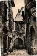 Saint-Bonnet-le-Chateau-La Chatelaine-Vieille rue du Xv siécle