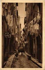 Marseille - Une Rue du Vieux Quartier (Vieux Port) à Marseille