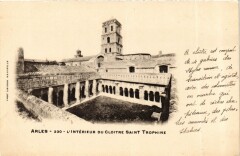 Arles L'Interieur du Cloitre Saint-Trophine à Arles