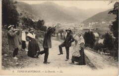 Types d'Auvergne La Bourree