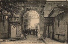 Billom Entree de l'Ecole Militaire à Billom