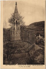 Orcival Tombeau de la Vierge à Orcival