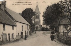 Lastic Place de l'Eglise à Lastic