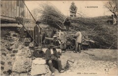 L'Auvergne - Cour Rustique