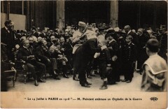 Paris Revue du 14 Juillet 1916 M. Poincare embrasse un Orphelin