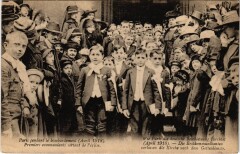 Paris pendant le bombardement 1918 Premiers communiants