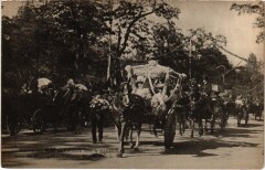 Carte postale ancienne Visite de Sa Majesté Alphonse XIII à Paris - Bois de Boulogne - Voitures fleuries
                                                                     à Paris 16e
                                