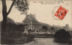 Paris 1e Jardin des Tuileries vue sur le Louvre à Paris 1er