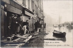 Inondations 1910 Paris Quai des Grands-Augustins Estacade