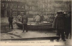 Inondations 1910 Paris Les Sauveteurs