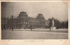 Paris 1e Place du Carrousel Le Louvre à Paris 1er