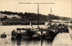 Saint-Mammes Un train de bateaux au nouveau pont