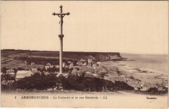 Arromanches Le Calvaire et la Vue Generale