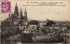 Bayeux La Cathedrale - La Prison et l'Hotel de Ville à Bayeux