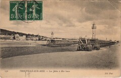 Trouville Les Jetees a Mer Basse