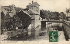 Pont-l'Eveque La Touques au Centre de la Ville à Touques