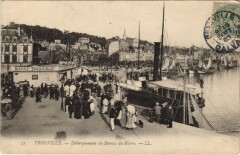 Trouville Debarquement du Bateau du Havre