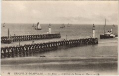 Trouville Deauville - L'Arrivee du Bateau du Havre à Deauville