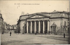 Caen Le Palais de Justice et Rue Berthaud