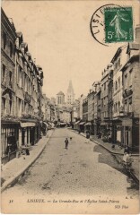 Lisieux La Grande-Rue et l'Eglise Saint-Pierre à Lisieux