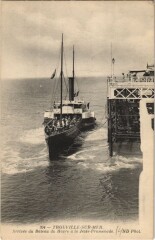 Trouville Arrivee du Bateau