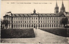 Caen Le Lycee Malherbe - Facade sur le Parc