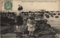 Trouville Les Chercheurs de Moules aux Roches Noires