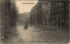 Carte postale ancienne Inondations - janvier 1910 - Avenue Ledru-Rollin, Faubourg Saint-Antoine
                                                                     à Paris 12e
                                
